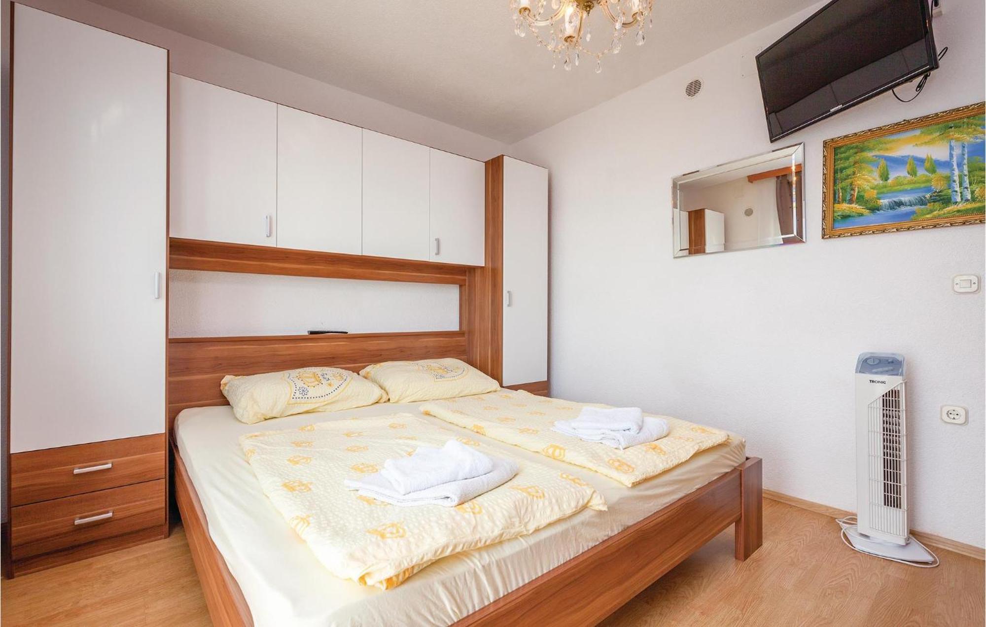 Stunning Apartment In Crikvenica With Wifi Exterior foto
